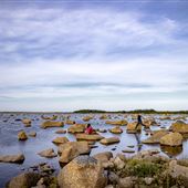 Deadman's Bay, Central